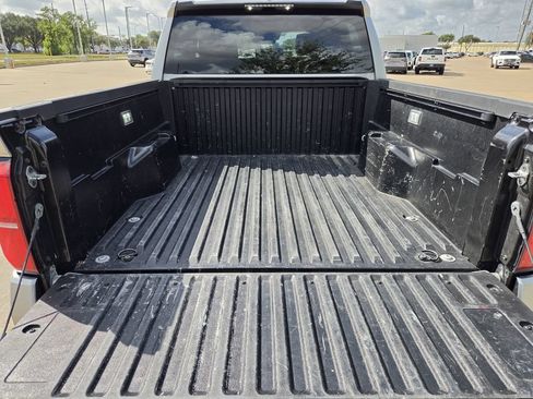 Used 2025 Toyota Tacoma SR5 AWD/4WD image 28