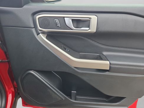 Used 2023 Ford Explorer XLT w/ Equipment Group 202A image 30