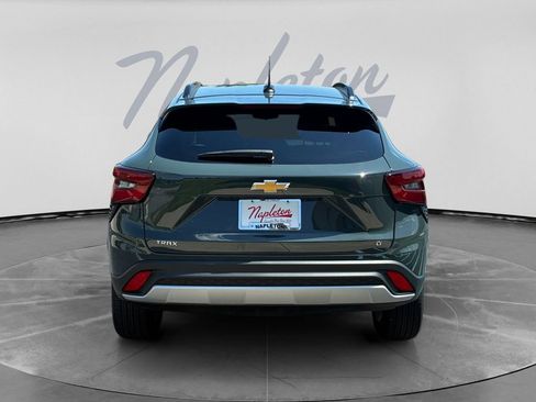 Used 2025 Chevrolet Trax LT w/ LT Convenience Package FWD image 7