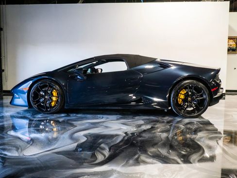 Used 2018 Lamborghini Huracan LP 580-2 image 13