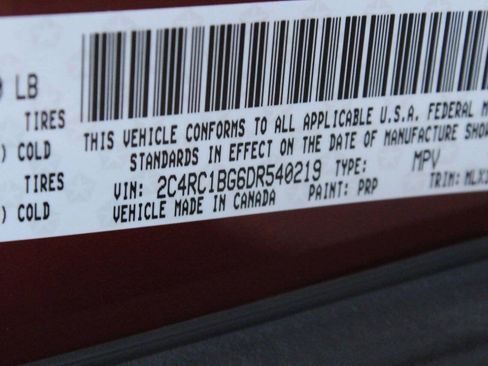 Used 2013 Chrysler Town & Country Touring w/ Trailer Tow Group FWD image 8