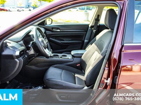 Used 2025 Nissan Altima 2.5 SV FWD image 16