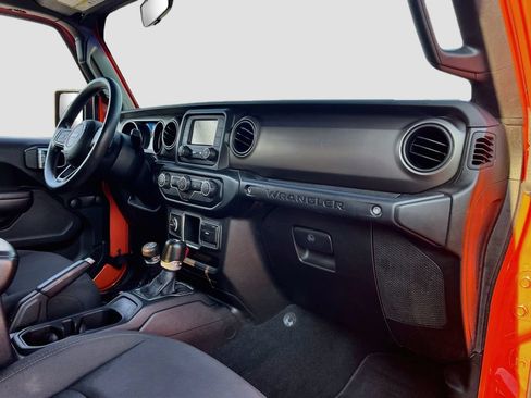 Used 2018 Jeep Wrangler Unlimited Sport AWD/4WD image 26