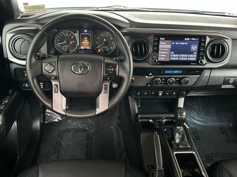 Used 2022 Toyota Tacoma TRD Off-Road w/ Technology Package RWD image 13
