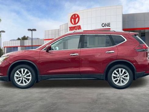 Used 2018 Nissan Rogue SV w/ Premium Package image 8