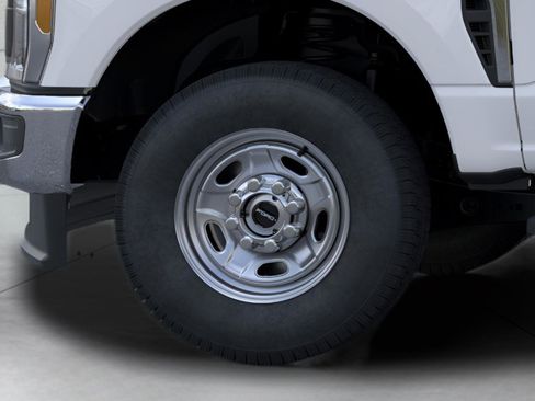 New 2026 Ford F250 XL w/ XL Chrome Package image 19