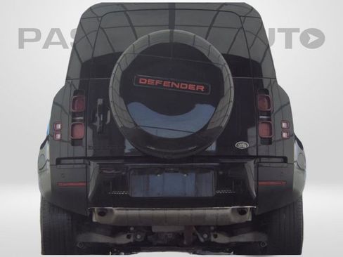 Used 2023 Land Rover Defender 110 S image 8