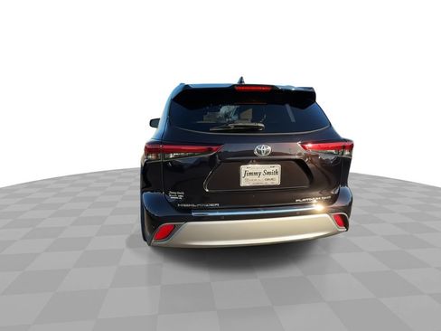 Used 2021 Toyota Highlander Platinum image 7