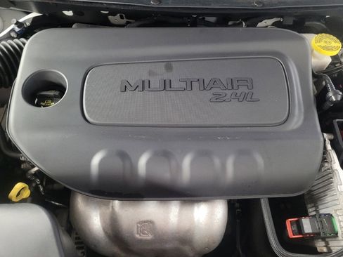 Used 2019 Jeep Cherokee Latitude Plus image 30