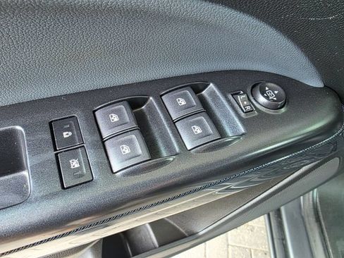 Used 2022 Chevrolet Colorado Z71 AWD/4WD image 20