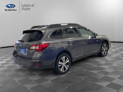 Used 2019 Subaru Outback 3.6R Limited image 10