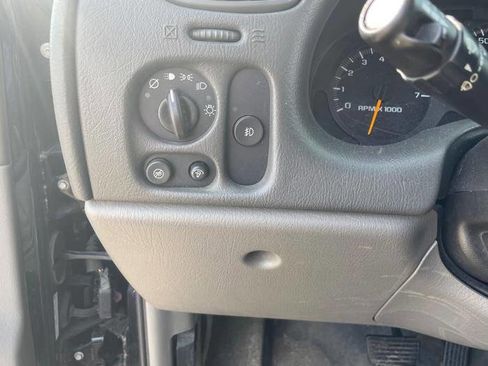 Used 2003 Chevrolet TrailBlazer LT image 35