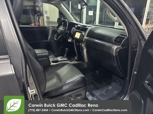 Used 2018 Toyota 4Runner SR5 Premium AWD/4WD image 38