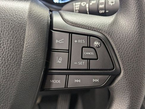 Used 2025 Toyota Sienna LE image 23