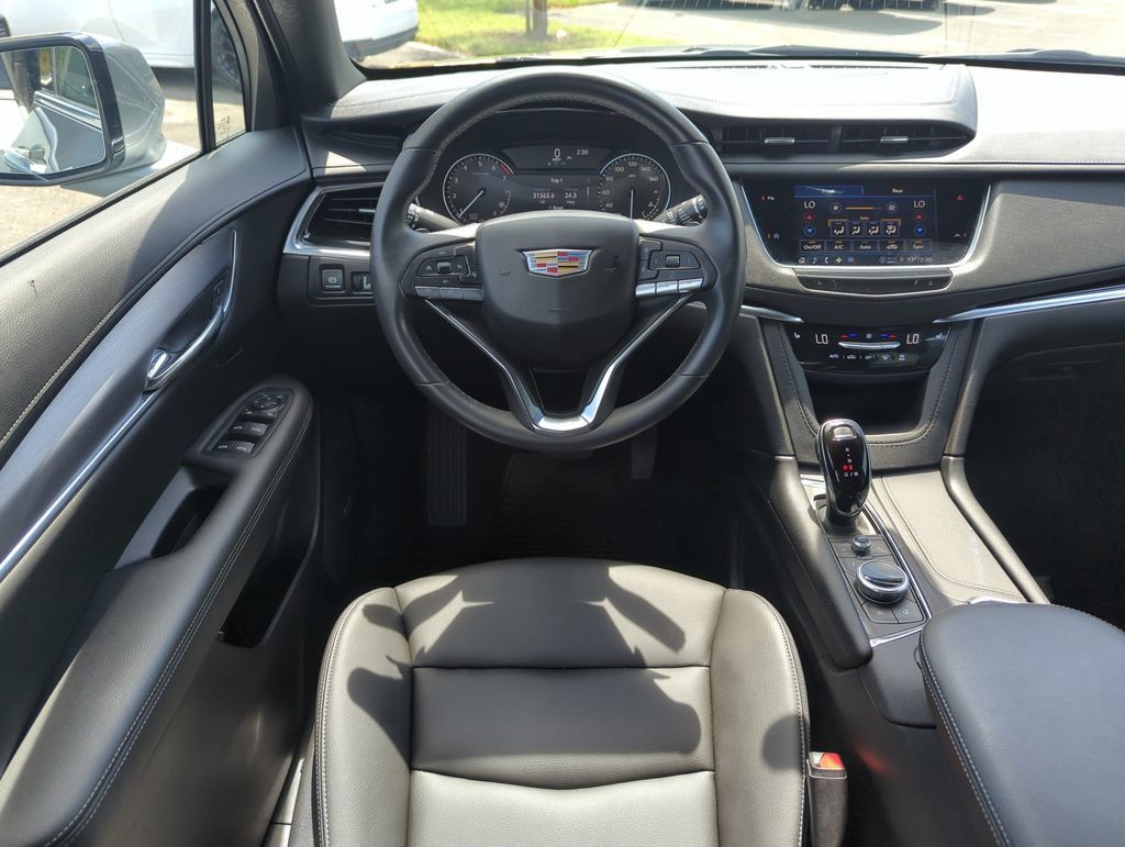 Used 2024 Cadillac XT6 Luxury AWD/4WD image 13
