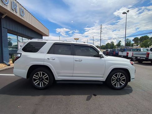 Used 2024 Toyota 4Runner Limited RWD image 4