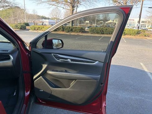 Used 2020 Cadillac XT6 Premium Luxury image 31