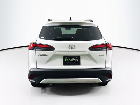 Used 2025 Toyota Corolla Cross XLE image 7