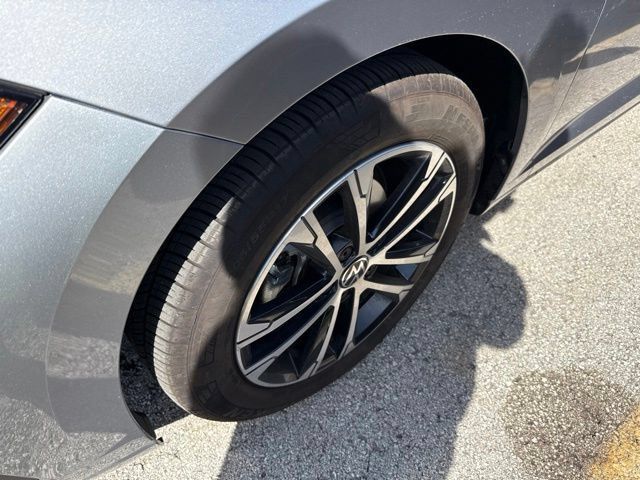 Used 2025 Volkswagen Jetta Sport FWD image 11