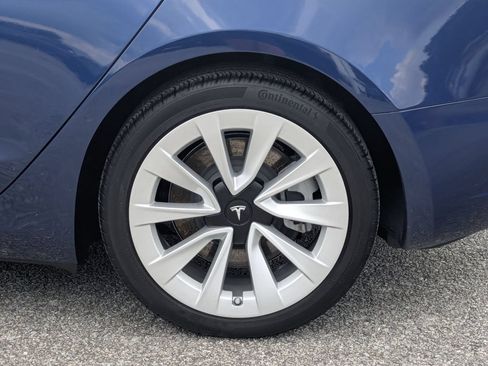 Used 2023 Tesla Model 3 Standard Range RWD image 9
