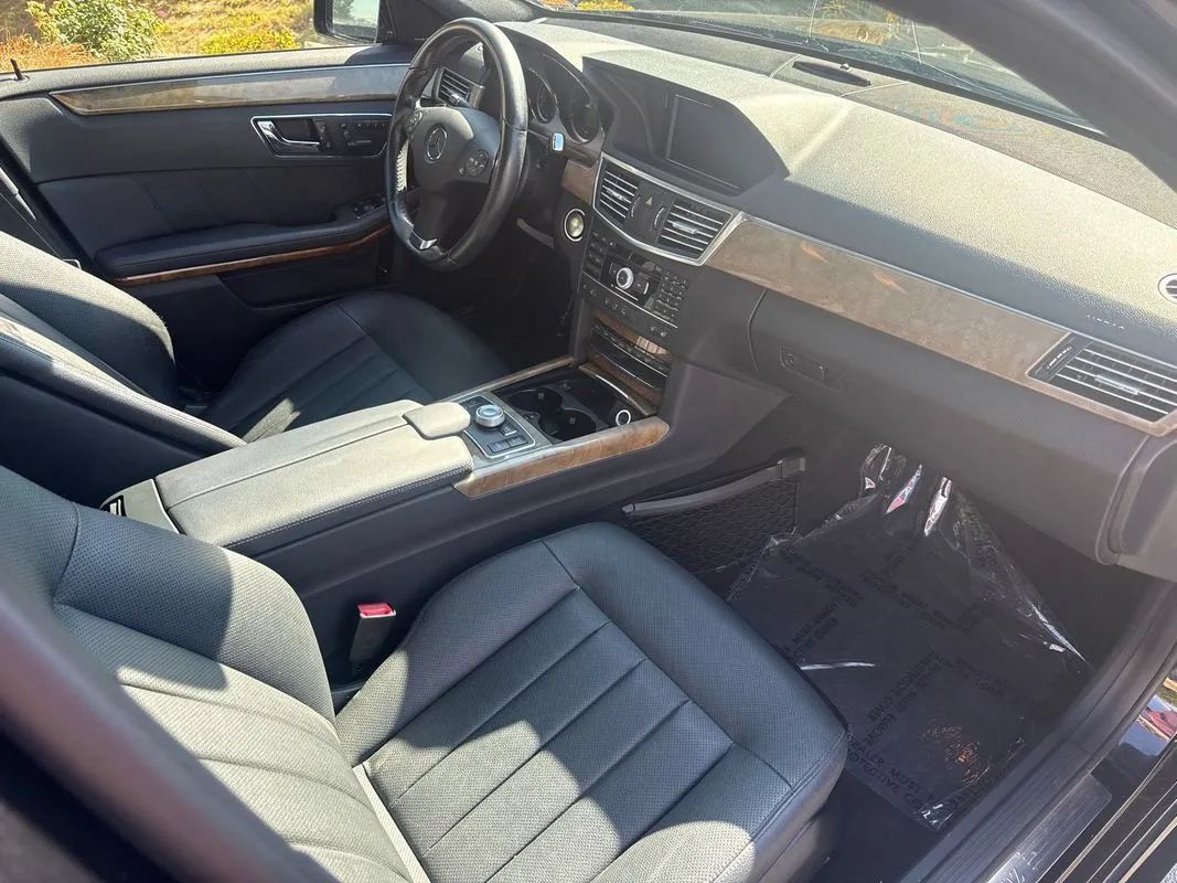 Used 2011 Mercedes-Benz E 550 4MATIC Sedan w/ Premium 2 Pkg image 46