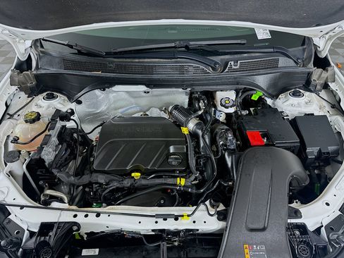 Used 2025 Buick Envista Sport Touring image 32