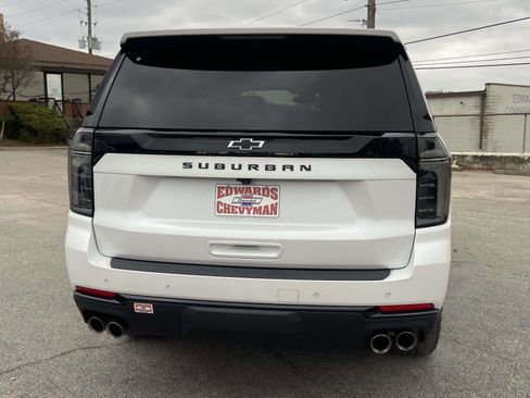Certified 2025 Chevrolet Suburban Z71 w/ Comfort Package image 23