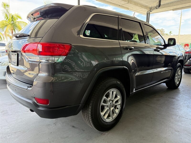 Used 2019 Jeep Grand Cherokee Laredo RWD image 9