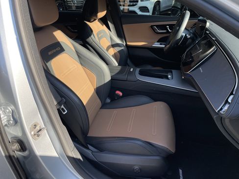 Certified 2025 Mercedes-Benz E 53 AMG e 4MATIC Sedan w/ Driver Assistance Package image 53