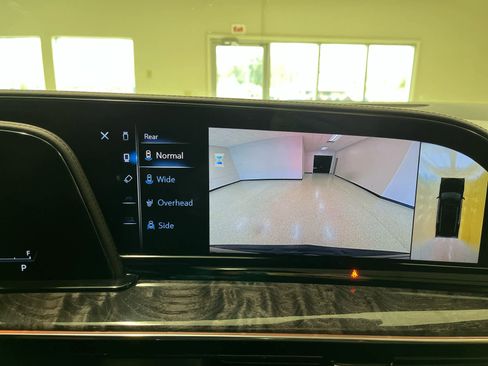 Used 2023 Cadillac Escalade Premium Luxury image 49