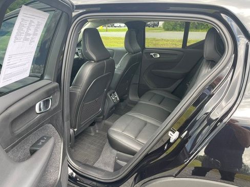 Used 2024 Volvo XC40 B5 Core AWD/4WD image 15