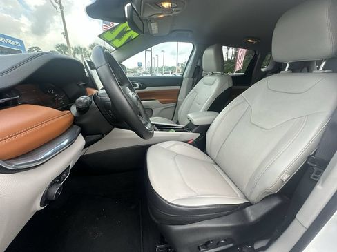 Used 2022 Jeep Compass Limited AWD/4WD image 19