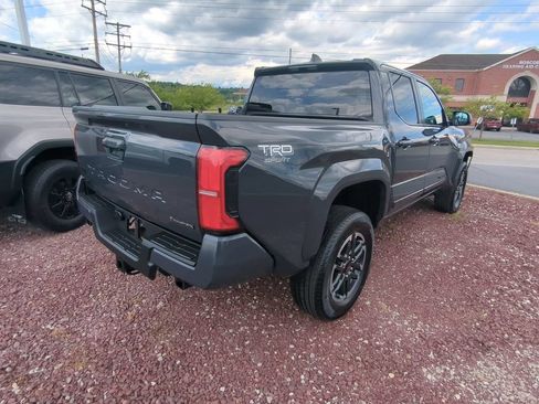 Used 2024 Toyota Tacoma TRD Sport AWD/4WD image 8