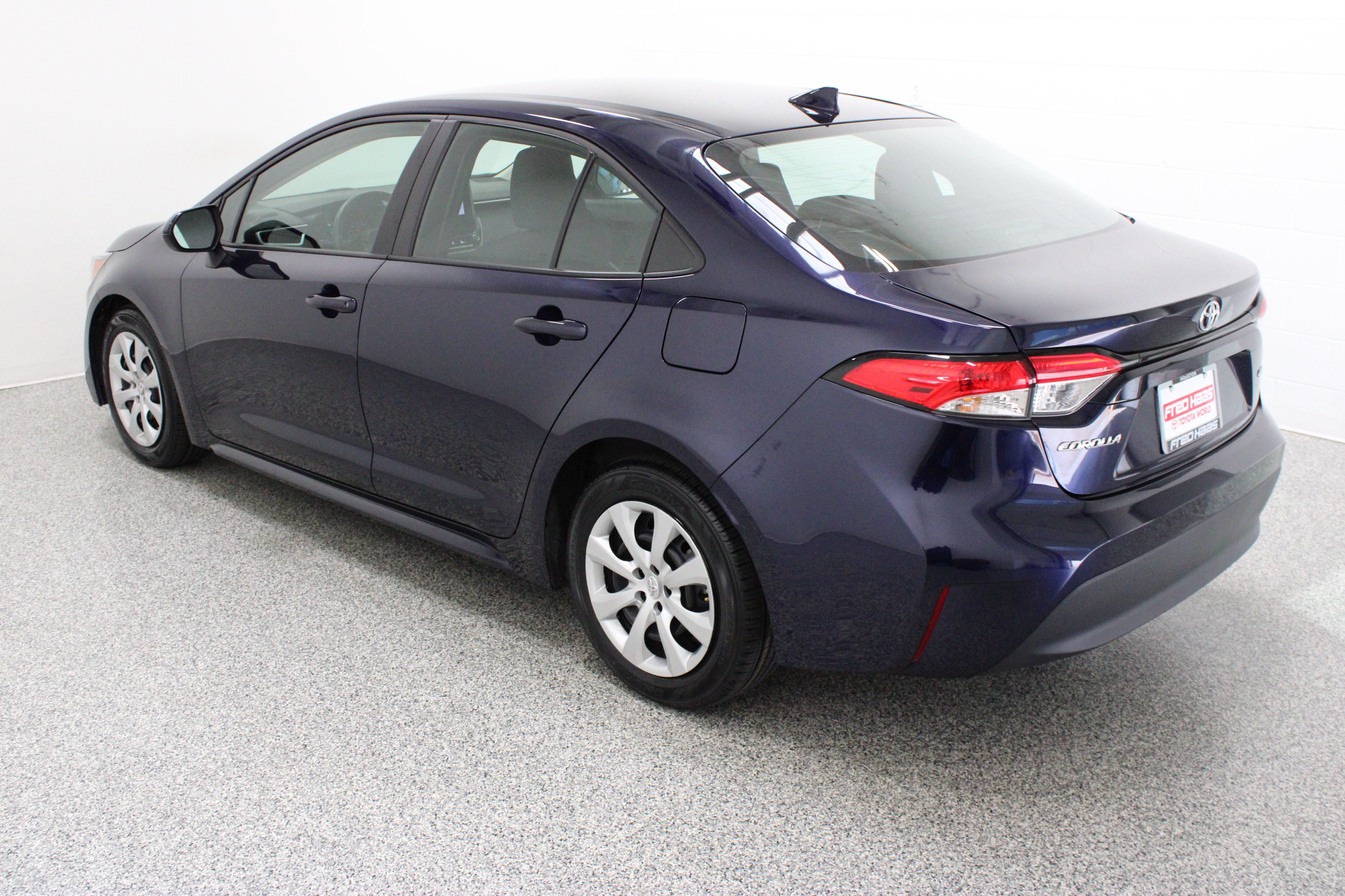 Used 2025 Toyota Corolla LE FWD image 9