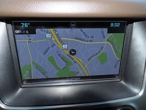 Used 2018 Chevrolet Suburban Premier AWD/4WD image 28