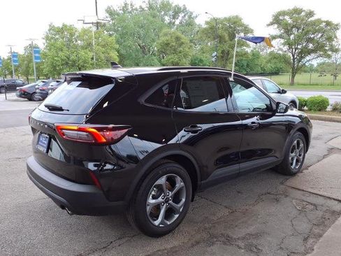 Certified 2025 Ford Escape ST-Line FWD image 3