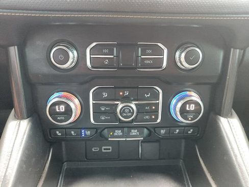 Used 2021 GMC Yukon XL AT4 w/ AT4 Premium Plus Package AWD/4WD image 17