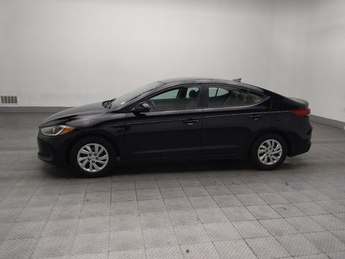 Used 2017 Hyundai Elantra SE image 2