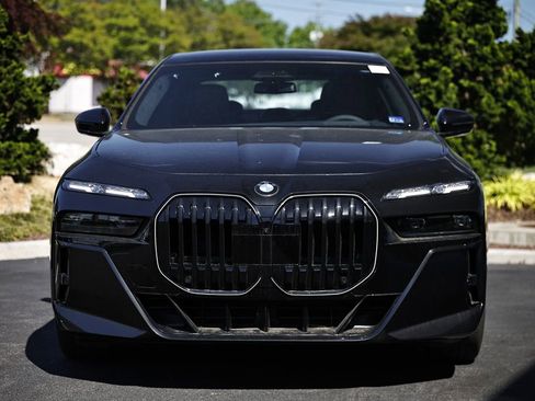 New 2026 BMW 760i xDrive w/ Executive Package AWD/4WD image 13