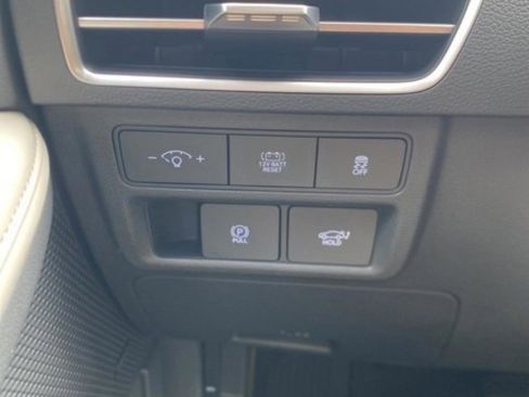 New 2025 Hyundai Sonata Limited image 17