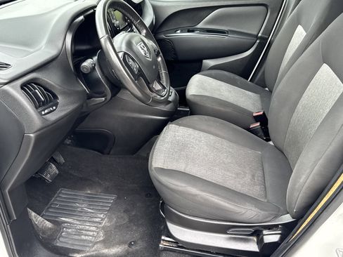 Used 2018 RAM ProMaster City Tradesman SLT image 17