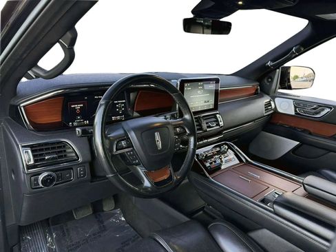 Used 2020 Lincoln Navigator L Reserve w/ Equipment Group 208A Reserve image 10