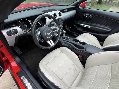 Used 2016 Ford Mustang Premium image 29