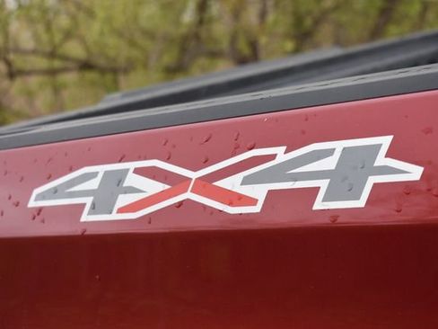 Used 2020 Chevrolet Silverado 1500 Custom w/ Custom Value Package AWD/4WD image 13