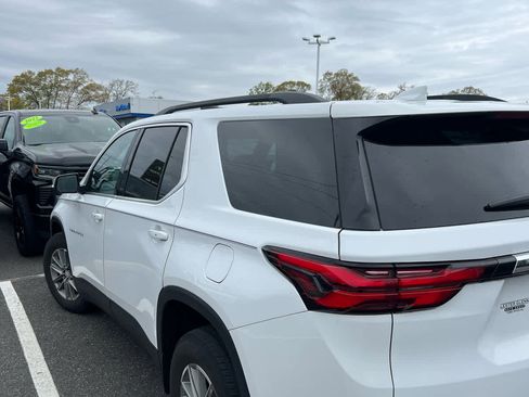 Certified 2023 Chevrolet Traverse LT FWD image 5