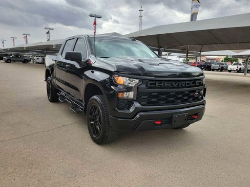 Used 2023 Chevrolet Silverado 1500 Custom Trail Boss w/ LPO, Dark Essentials Package image 2