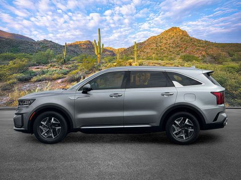 Used 2022 Kia Sorento S FWD image 8