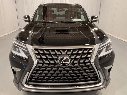 Used 2023 Lexus GX 460 Luxury image 3