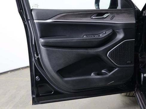 Used 2022 Jeep Grand Cherokee L Limited w/ Black Appearance Package RWD image 20