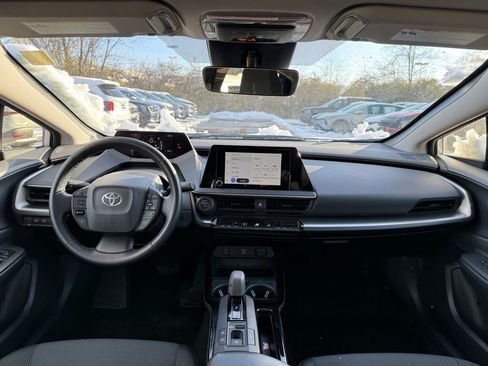 Used 2024 Toyota Prius LE image 28